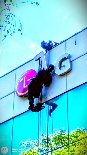 LG Business Solutions Center — 2